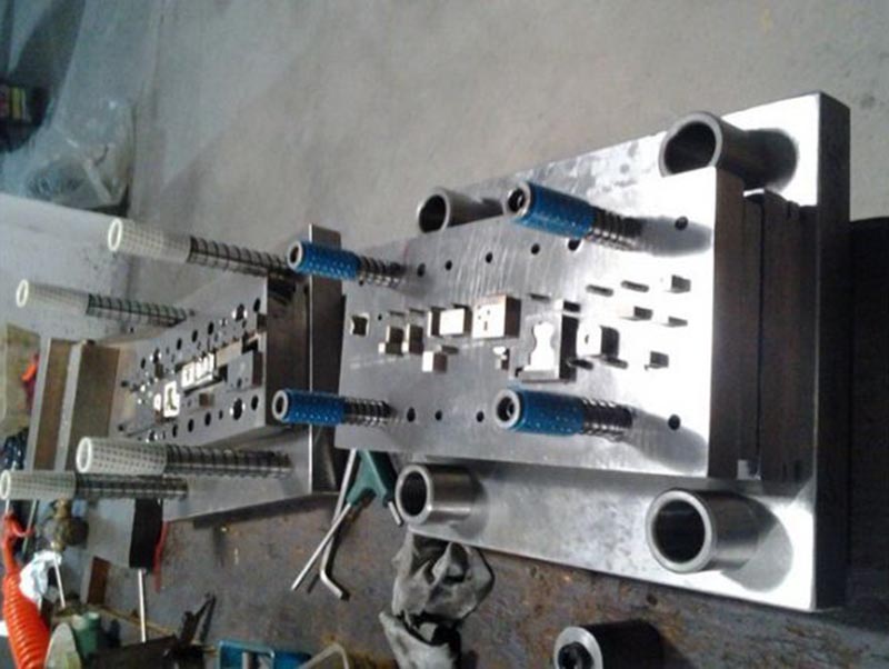 玉州模具制造-12